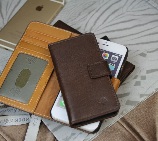 2015 Latest Mulberry iPhone 6/iPhone 5S Case in Chocolate Leather - Click Image to Close